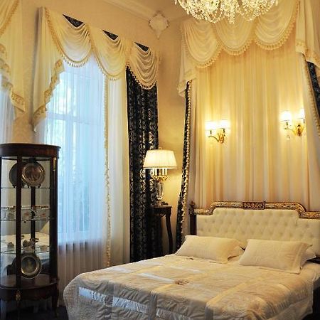 Queen Valery Hotel Odessa Oda fotoğraf