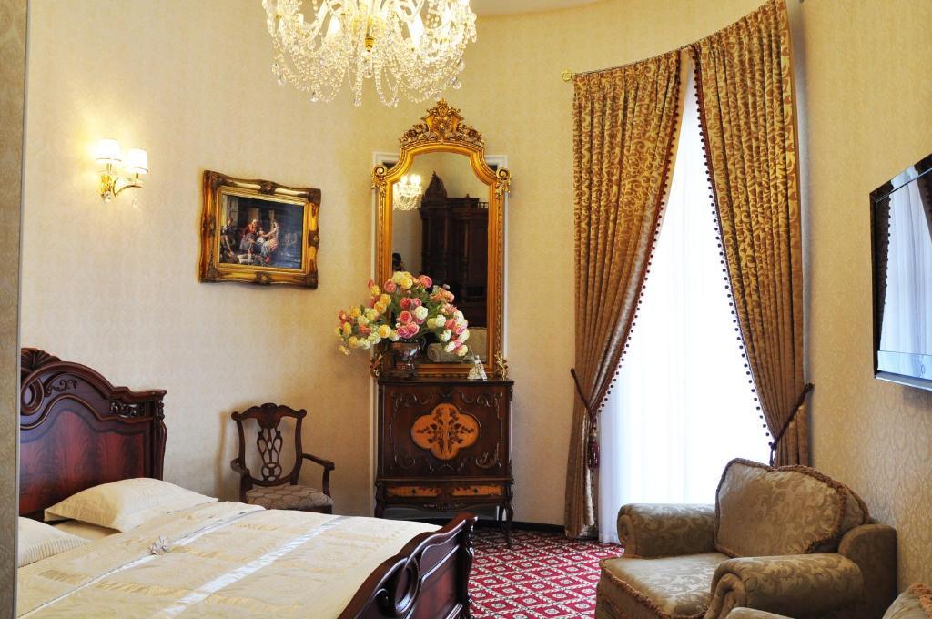 Queen Valery Hotel Odessa Oda fotoğraf
