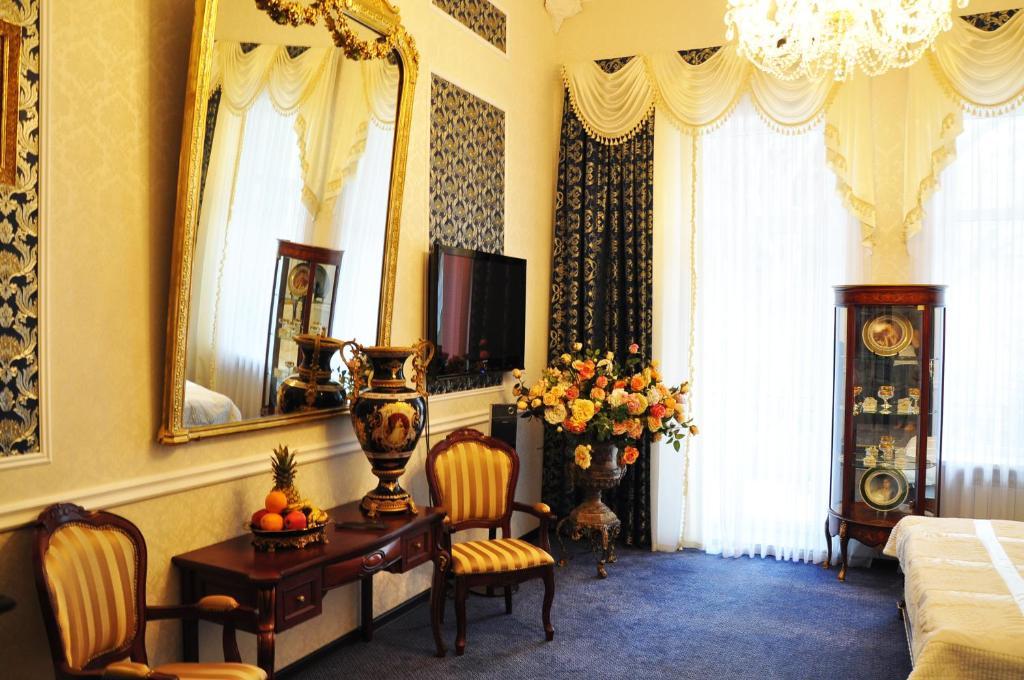 Queen Valery Hotel Odessa Oda fotoğraf