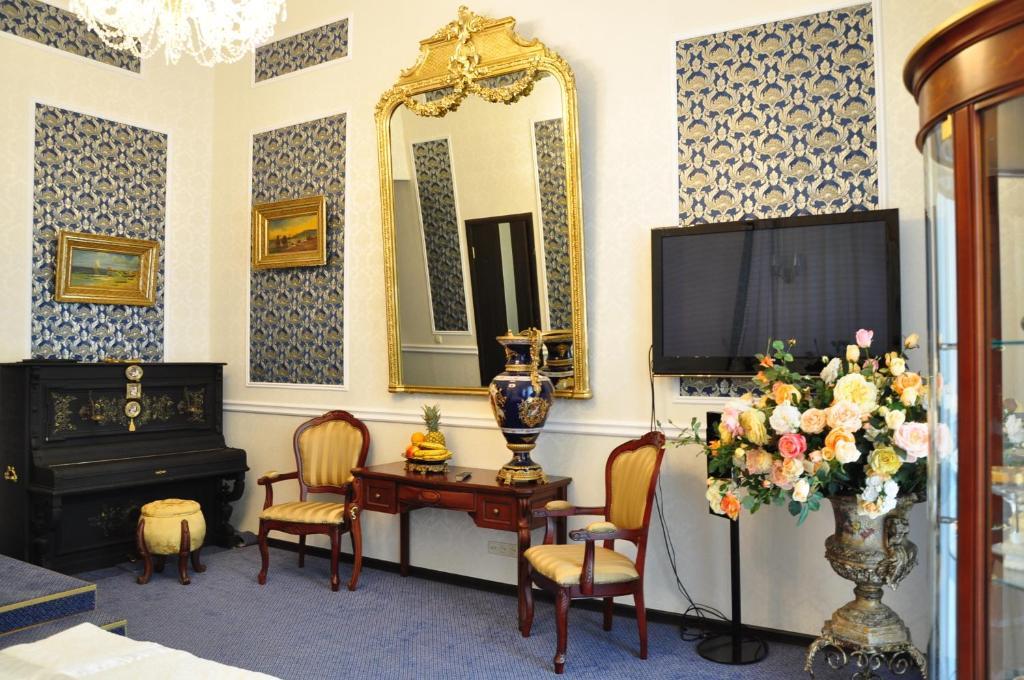 Queen Valery Hotel Odessa Oda fotoğraf