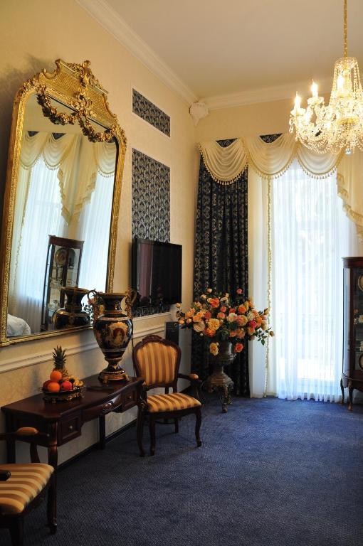 Queen Valery Hotel Odessa Oda fotoğraf