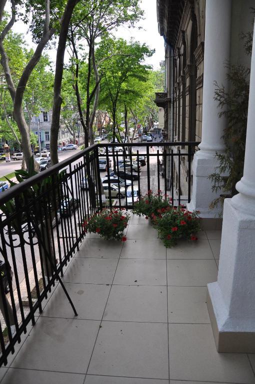Queen Valery Hotel Odessa Oda fotoğraf