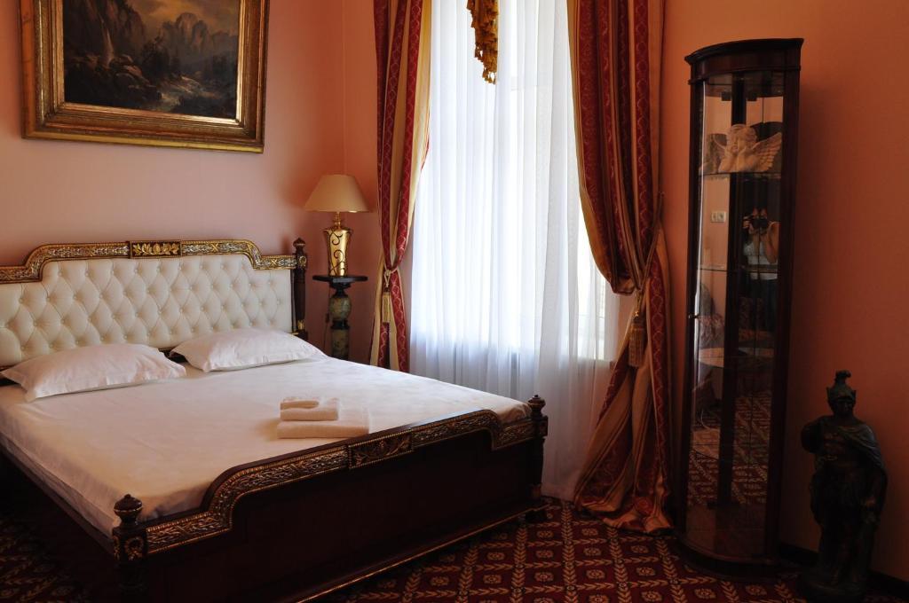 Queen Valery Hotel Odessa Oda fotoğraf