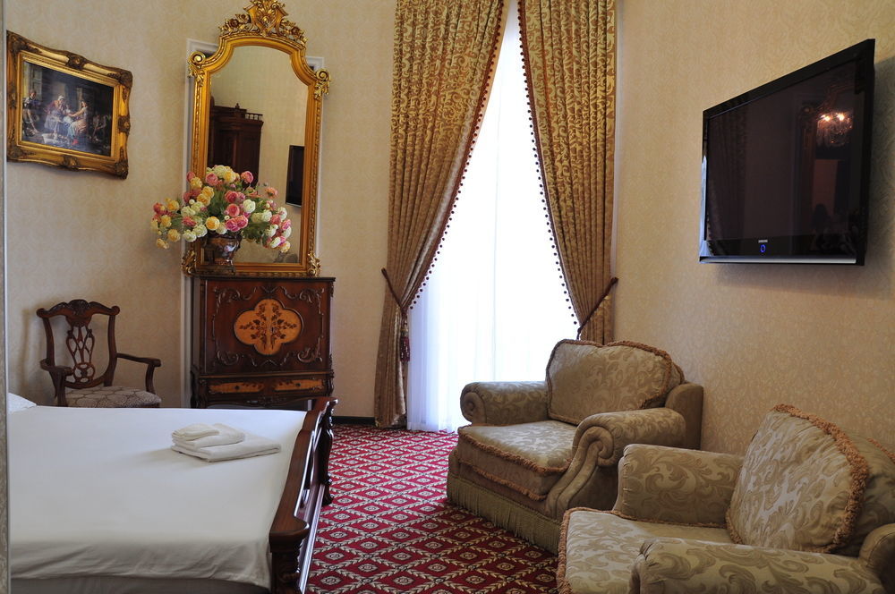 Queen Valery Hotel Odessa Dış mekan fotoğraf