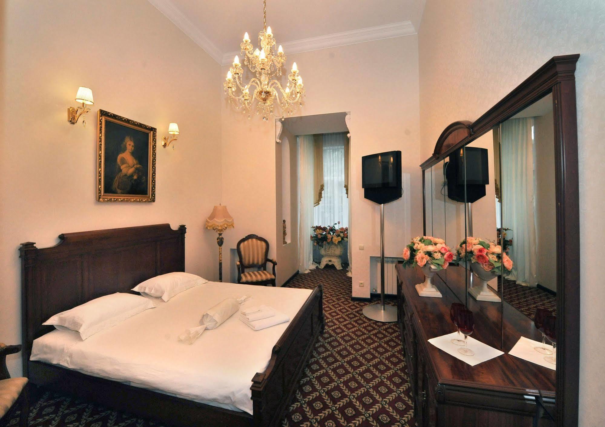 Queen Valery Hotel Odessa Dış mekan fotoğraf
