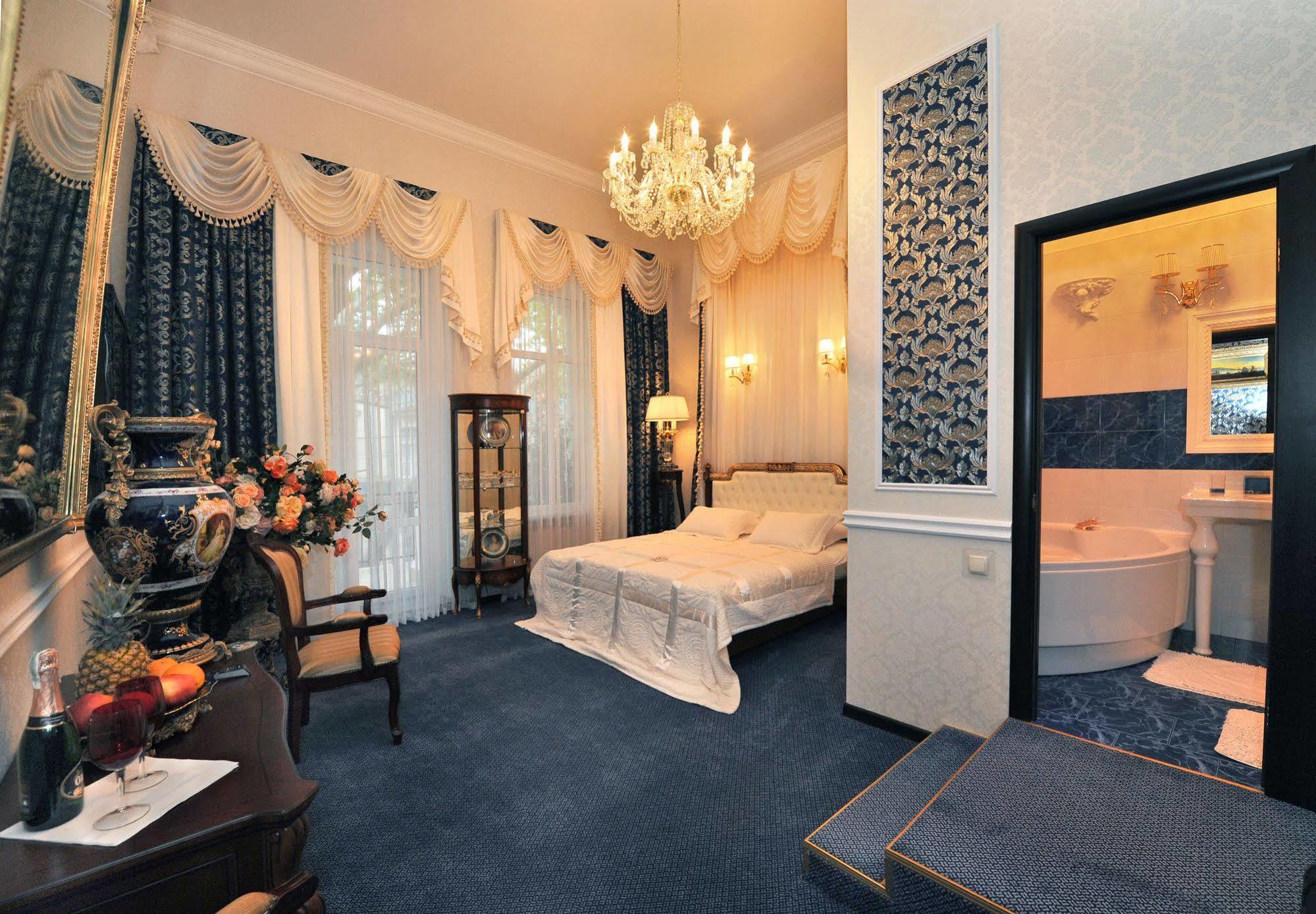 Queen Valery Hotel Odessa Dış mekan fotoğraf