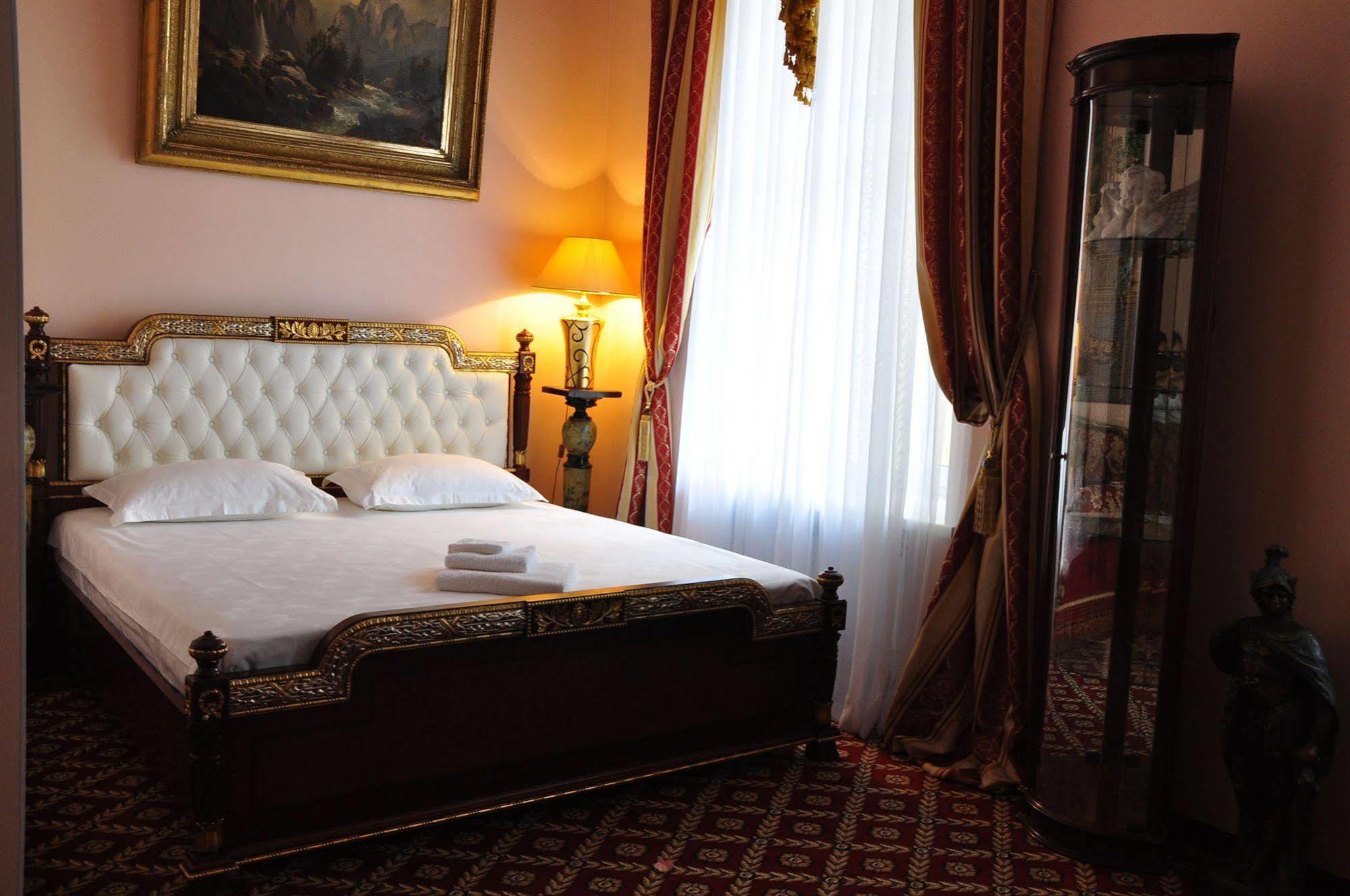 Queen Valery Hotel Odessa Dış mekan fotoğraf