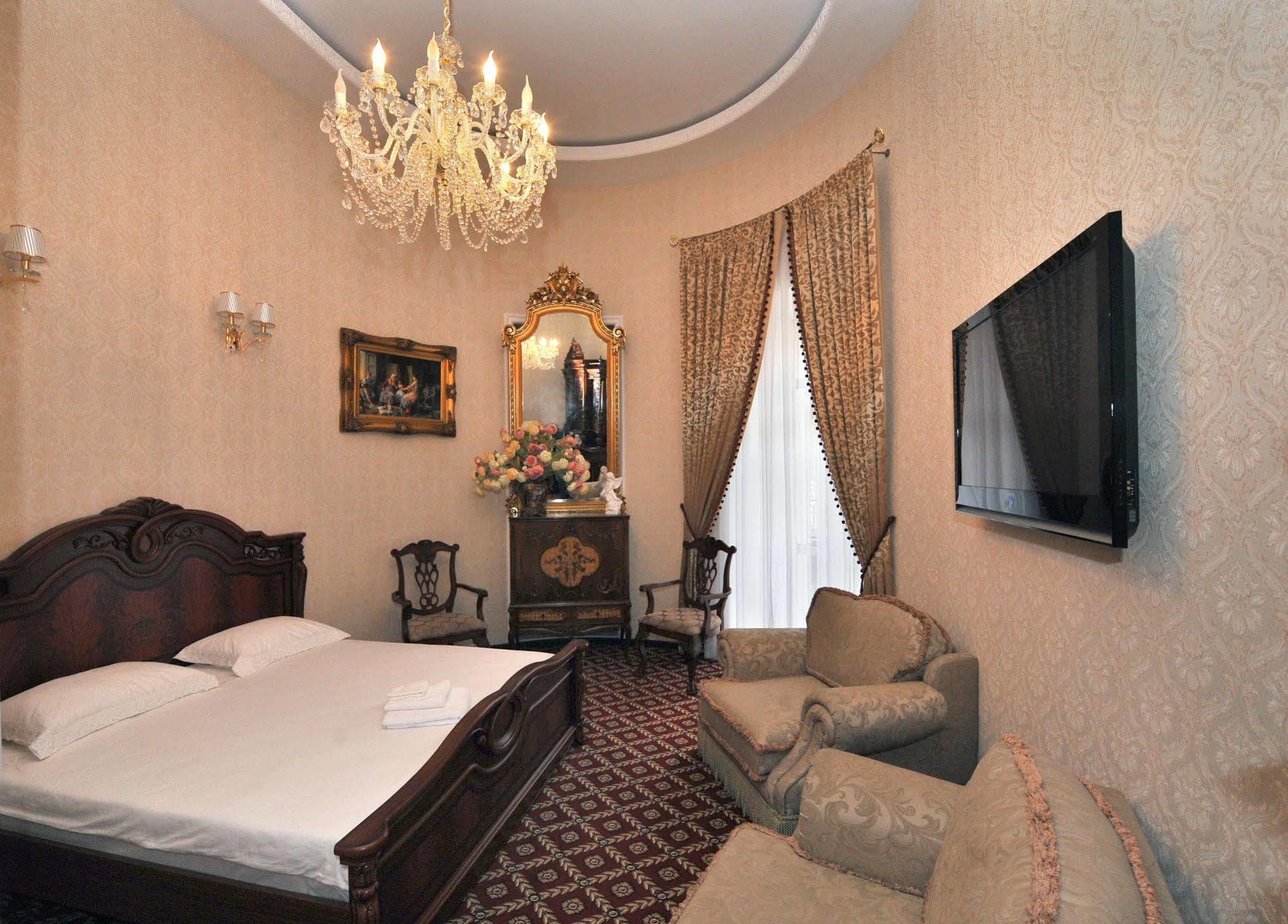 Queen Valery Hotel Odessa Dış mekan fotoğraf
