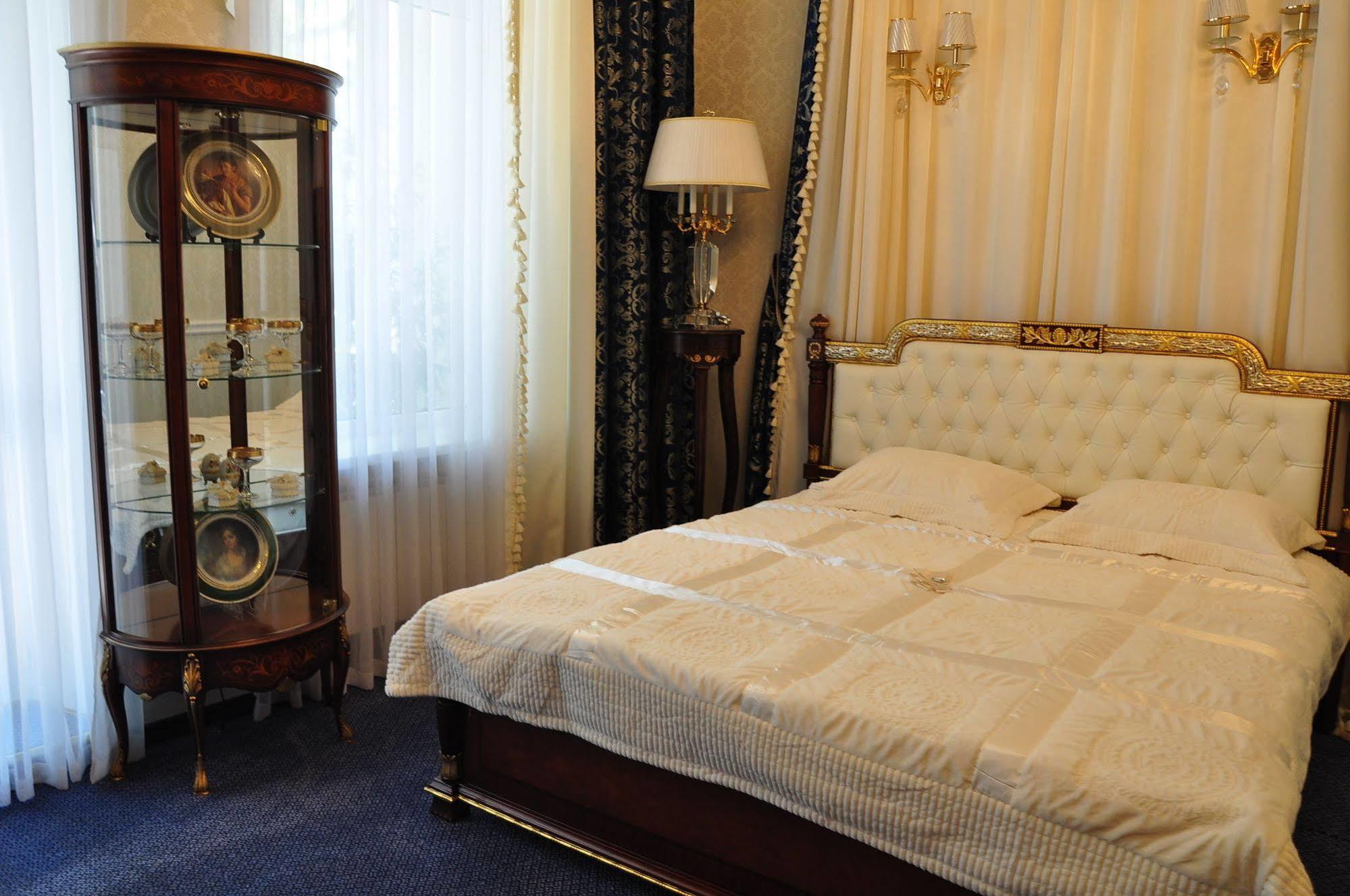 Queen Valery Hotel Odessa Dış mekan fotoğraf